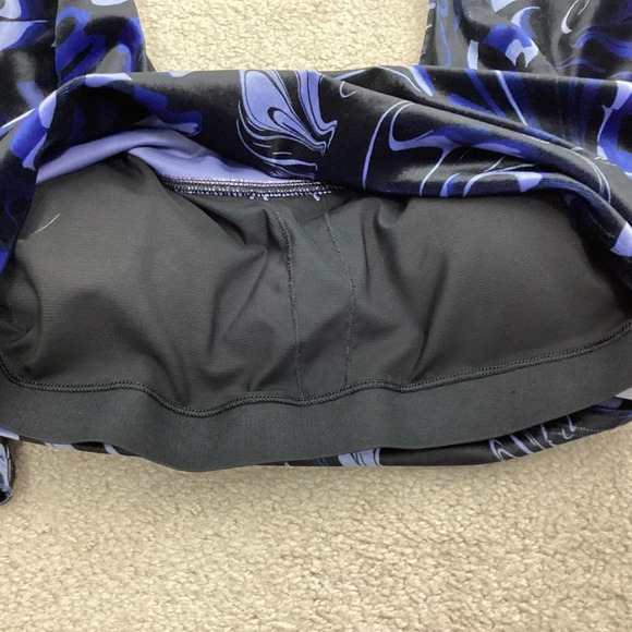 Athleta Exhilarate Velvet Crop A C Size Medium - Picture 3 of 9